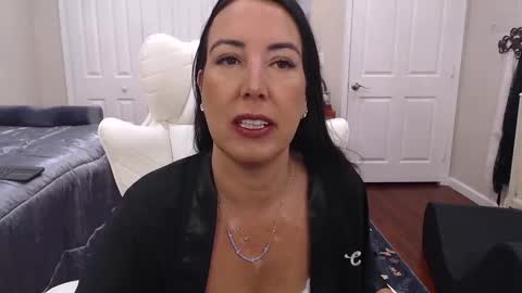 Krissy online show from 03-25-26, 12:11