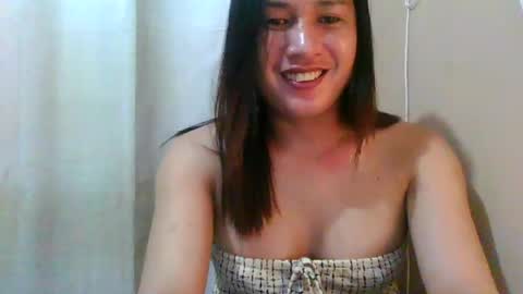 Snapshot of kristalheart chatting on 06-11-26, 10:19 krunchee online show from 06-11-26, 10:19