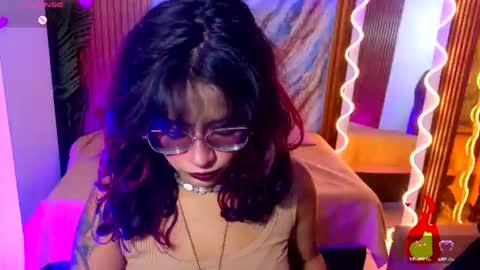 Snapshot of kristen_tay chatting on 07-03-26, 02:40 kristen_tay online show from 07-03-26, 02:40