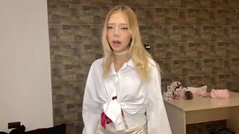 Alisa online show from 06-25-26, 04:44