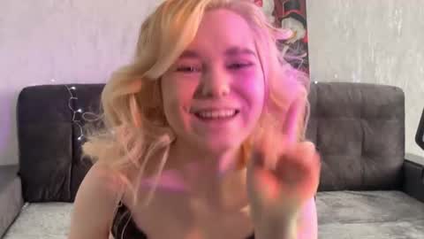 Snapshot of kristibiz chatting on 03-15-26, 11:38 kristibiz online show from 03-15-26, 11:38