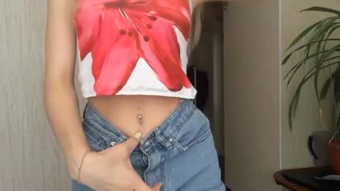 Snapshot of kristifelicien chatting on 06-25-26, 05:07 Blake online show from 06-25-26, 05:07