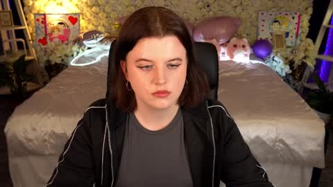 kristifoxy online show from 04-02-26, 06:27