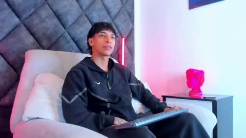 Kroy Wave  Muscle Tattoos Latino online show from 07-19-26, 03:32