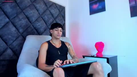 Kroy Wave  Muscle Tattoos Latino online show from 07-22-26, 03:20