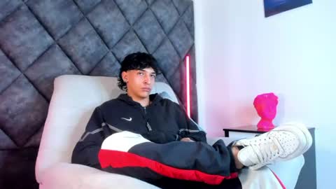 Kroy Wave  Muscle Tattoos Latino online show from 08-06-26, 03:08