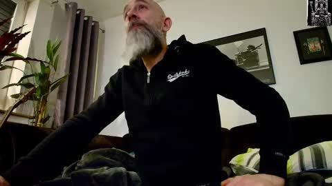 Snapshot of krummersaebel chatting on 03-08-25, 12:33 krummersaebel online show from 03-08-25, 12:33