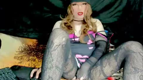 Snapshot of krystarxxx chatting on 07-17-26, 08:14 kryxtal online show from 07-17-26, 08:14