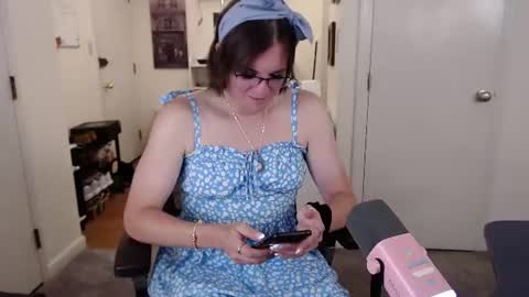 Cait online show from 06-25-26, 12:54