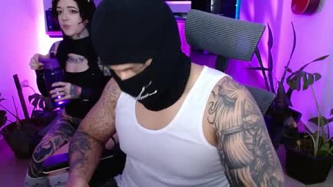 kuro_shir0 online show from 04-13-26, 12:49