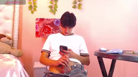 Snapshot of kurtt_ chatting on 10-21-25, 04:41 JASON online show from 10-21-25, 04:41