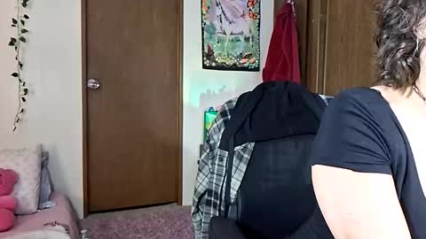 Snapshot of kusshy33 chatting on 12-02-25, 02:06 kusshy33 online show from 12-02-25, 02:06