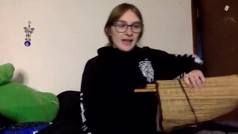 Kylianna online show from 11-17-25, 08:36