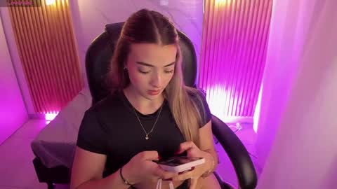  KYLIE  online show from 04-14-26, 02:06