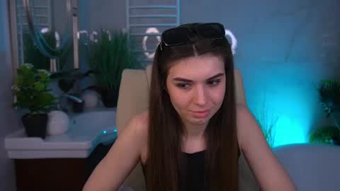 Nicole online show from 05-30-26, 08:22