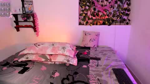 Snapshot of kylietimothee chatting on 03-11-26, 07:31 kylietimothee online show from 03-11-26, 07:31