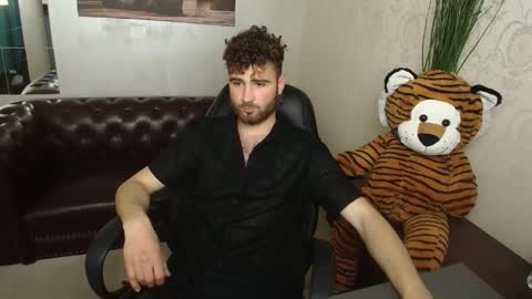 KyloEast online show from 04-23-26, 04:57