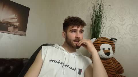KyloEast online show from 04-24-26, 04:48