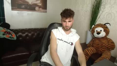 KyloEast online show from 04-30-26, 04:57