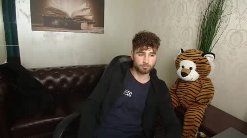 KyloEast online show from 05-04-26, 04:41