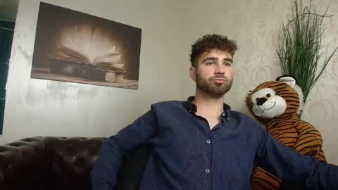 KyloEast online show from 05-07-26, 04:51