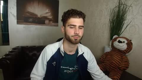 KyloEast online show from 05-11-26, 07:03