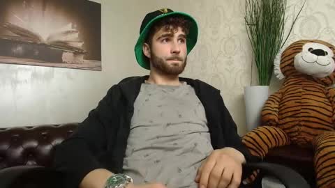 KyloEast online show from 05-14-26, 06:42