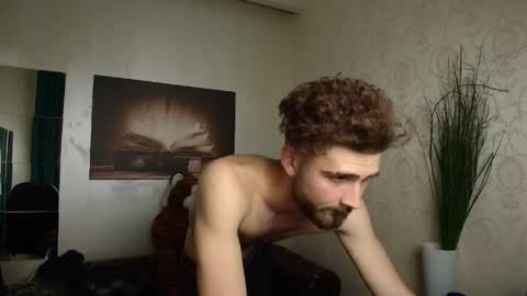 KyloEast online show from 06-10-26, 08:57
