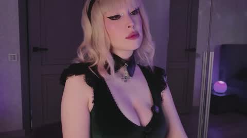 Kate online show from 05-13-26, 01:08