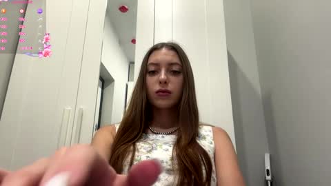 Selena online show from 04-10-26, 10:20