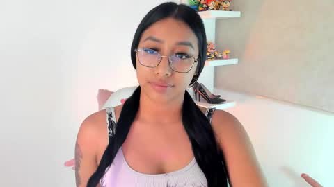 Snapshot of kyy_isa chatting on 01-09-26, 04:26 IG online show from 01-09-26, 04:26