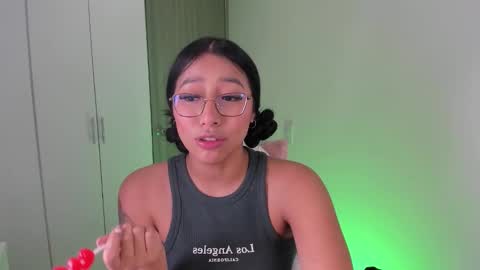 Snapshot of kyy_isa chatting on 02-11-26, 04:39 IG online show from 02-11-26, 04:39