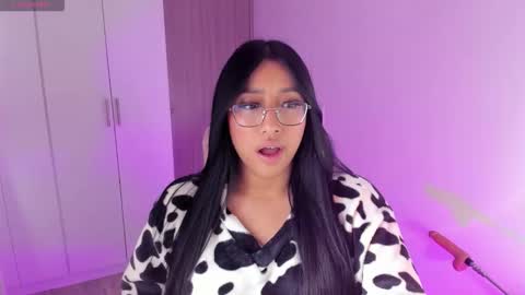 Snapshot of kyy_isa chatting on 02-19-26, 11:28 IG online show from 02-19-26, 11:28