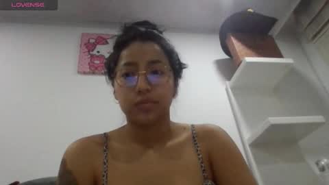 Snapshot of kyy_isa chatting on 02-23-26, 03:26 IG online show from 02-23-26, 03:26