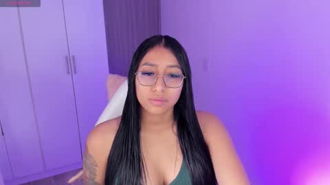 Snapshot of kyy_isa chatting on 03-04-26, 05:19 IG online show from 03-04-26, 05:19