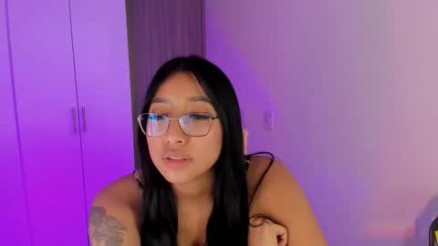 Snapshot of kyy_isa chatting on 03-11-26, 04:18 IG online show from 03-11-26, 04:18
