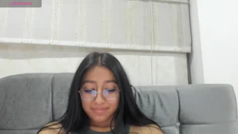 Snapshot of kyy_isa chatting on 04-03-26, 12:41 IG online show from 04-03-26, 12:41