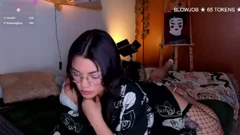 Snapshot of la_briela chatting on 06-29-26, 10:15 Help me reach 50 likes online show from 06-29-26, 10:15