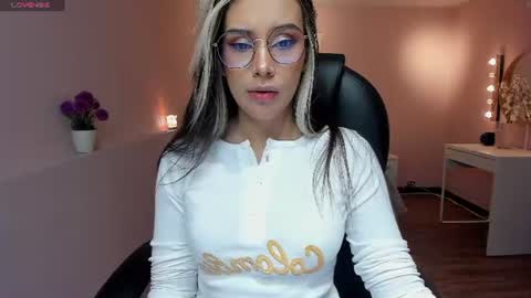 T A T I A N A online show from 06-26-26, 11:47
