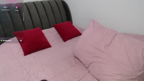 Mia online show from 04-10-26, 10:47