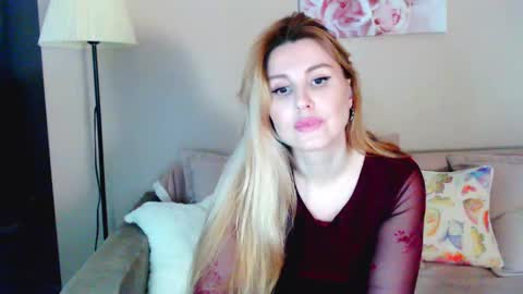 Lady  moon   online show from 02-15-25, 01:05