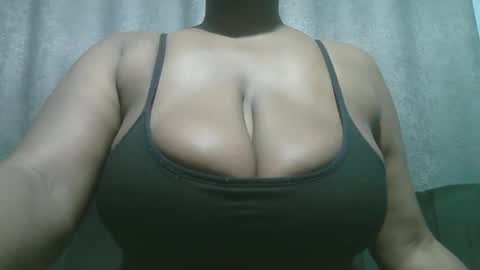 lady_dearra online show from 12-18-25, 03:23