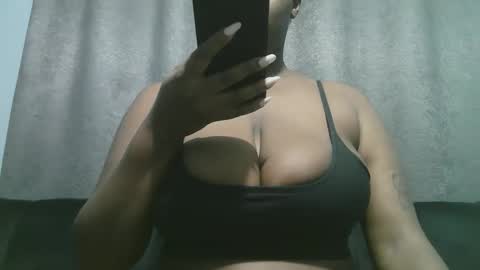 lady_dearra online show from 12-21-25, 02:41