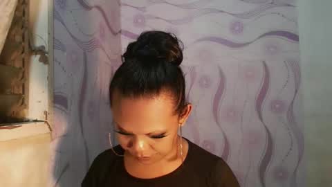 lady_shane26 online show from 05-18-26, 06:58