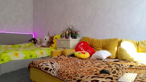 Sima Ladybigsmile online show from 03-12-26, 10:32