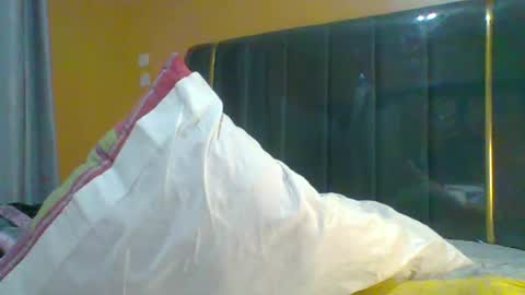 lindah32 online show from 07-11-26, 12:35