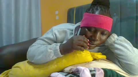 lindah32 online show from 07-14-26, 02:05