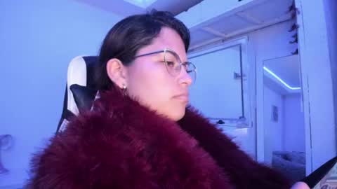 Snapshot of ladybrown_16 chatting on 06-09-26, 02:01 Lady online show from 06-09-26, 02:01