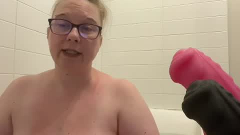 Snapshot of ladycherielynn chatting on 06-25-26, 03:05 LadyCherieLynn online show from 06-25-26, 03:05