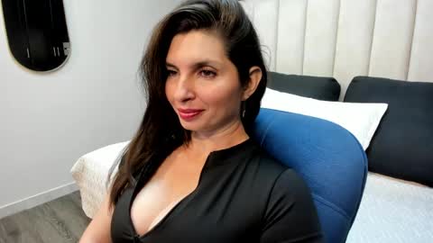  Danna................. online show from 04-27-26, 12:08